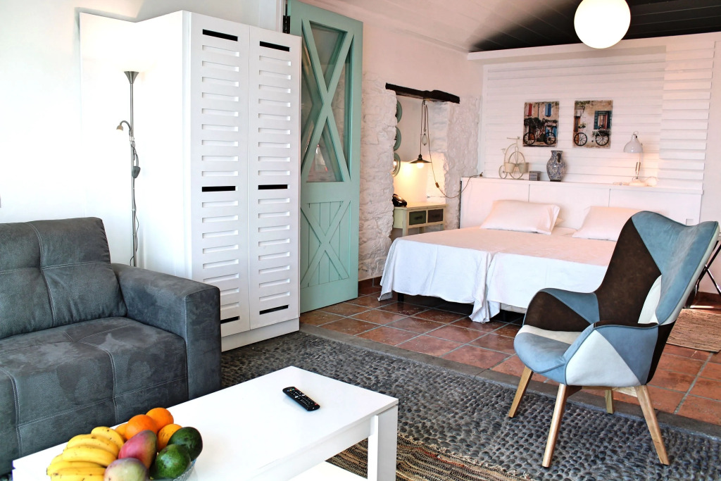 Beachfront cottage in sunny Calheta – the ideal hideaway | Cottage do Mar