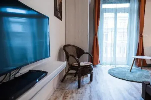 All In Apartman III