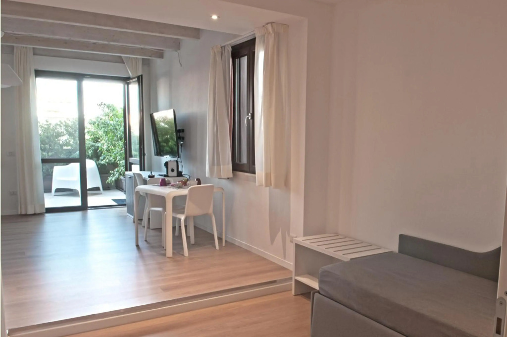 Four Rooms Guesthouse