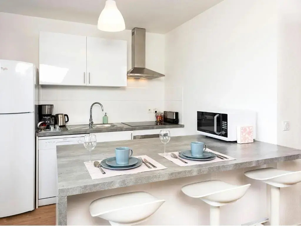 Aquitain Home - Studios & Appartements tout confort Bordeaux Gare St Jean