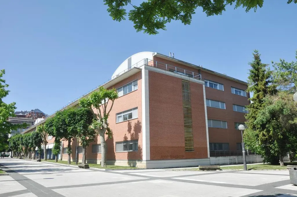 Residencia Resa Tomás Alfaro Fournier