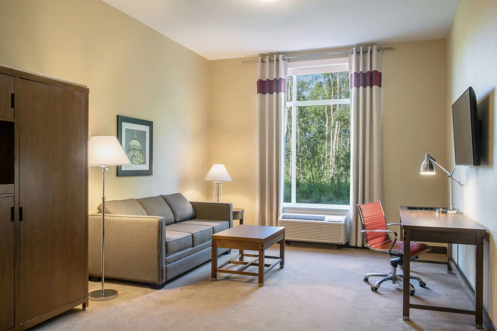 Four Points by Sheraton Grande Prairie