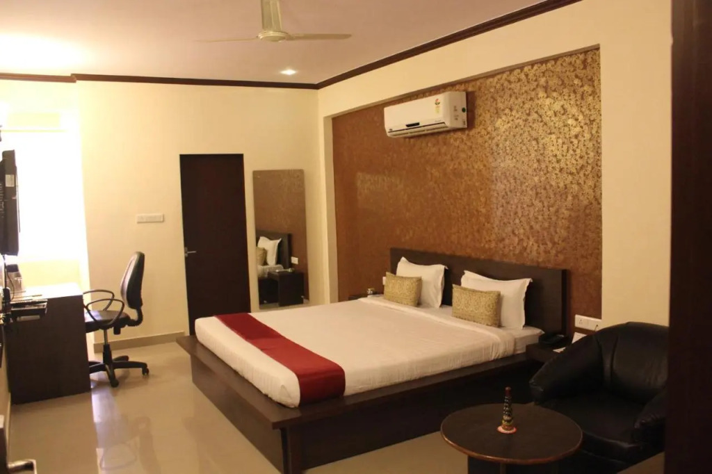 Hotel Savi Regency