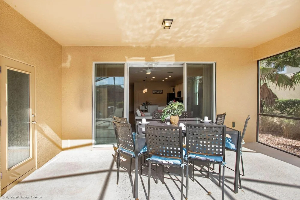 Enjoy the Private View! Roomy Town Home With Pool, 20 Mins From Disney #5st739