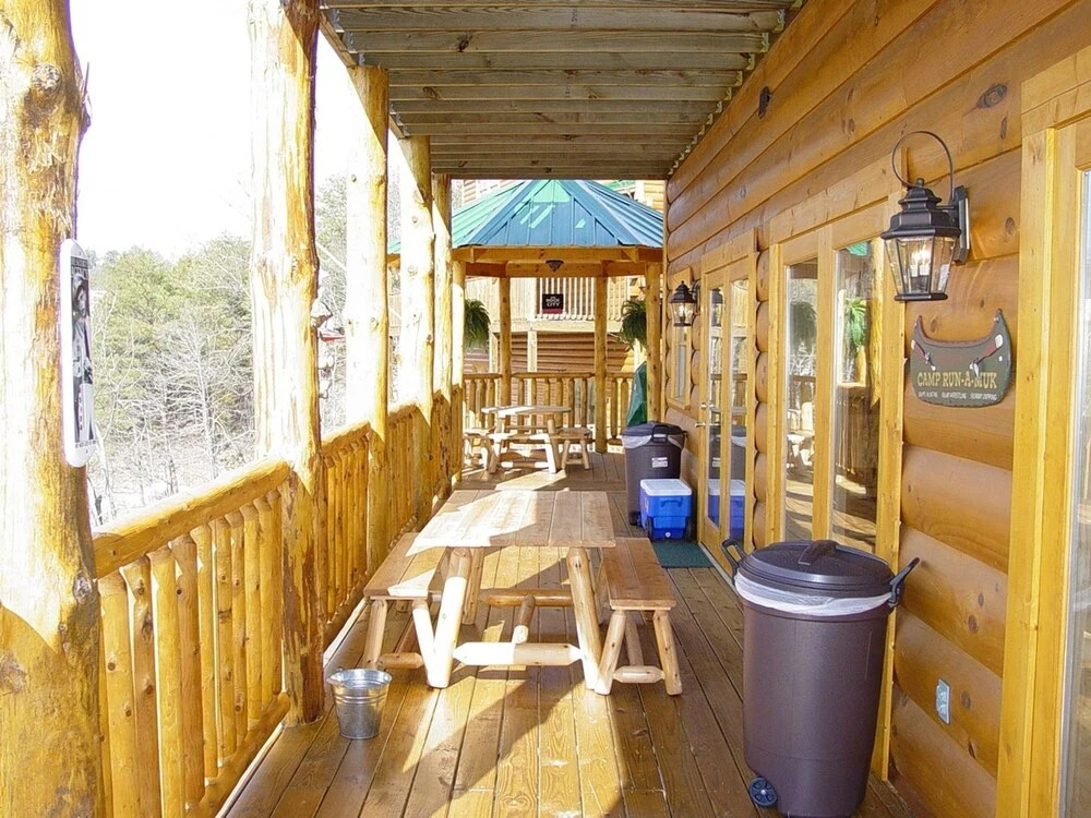 ERN854 - Wagon Wheel Lodge - Great Location! Close To All The Action! cabin