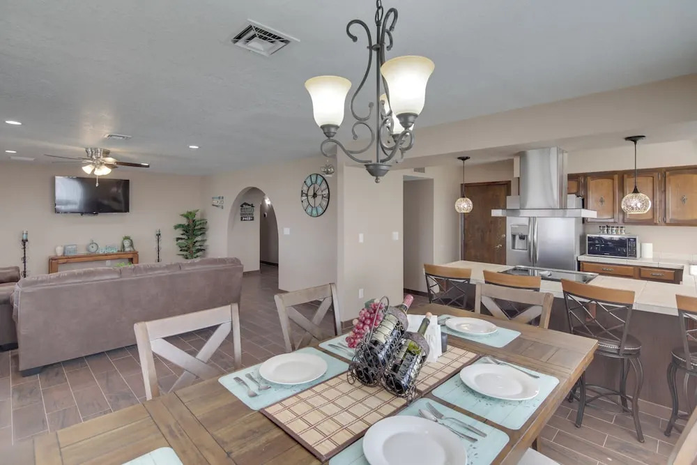 2 Mi to Lake Havasu: Private Oasis w/ Pool & Views