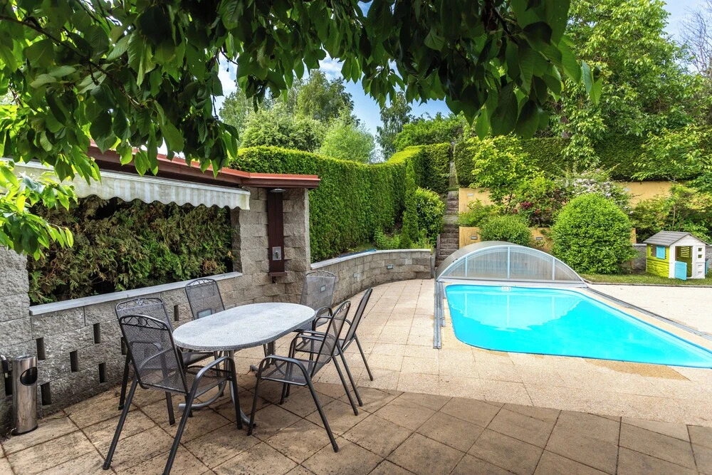 Cottage with pool playground and privacy