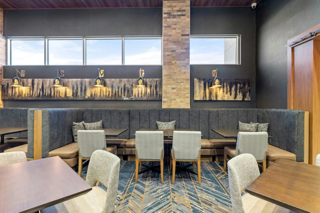 Embassy Suites By Hilton Irving Las Colinas