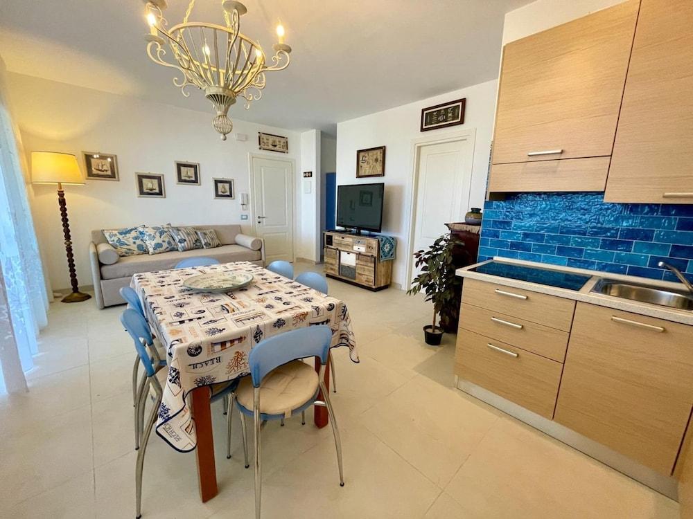 Seaview Caorle Apartment With Pool