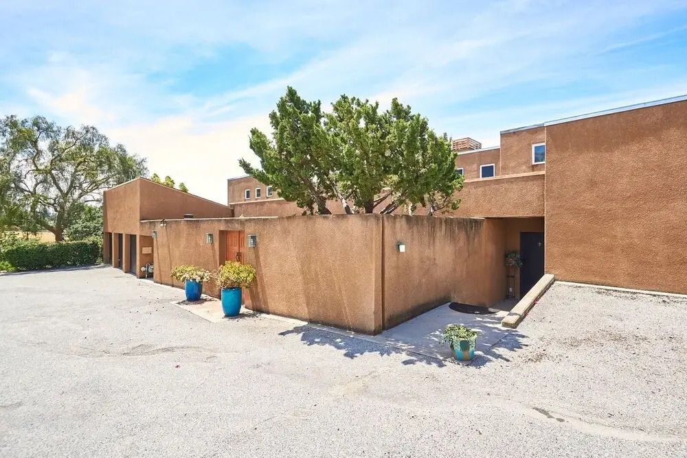 Scenic Bay View Sublime In East San Jose! 2 Bedroom Home