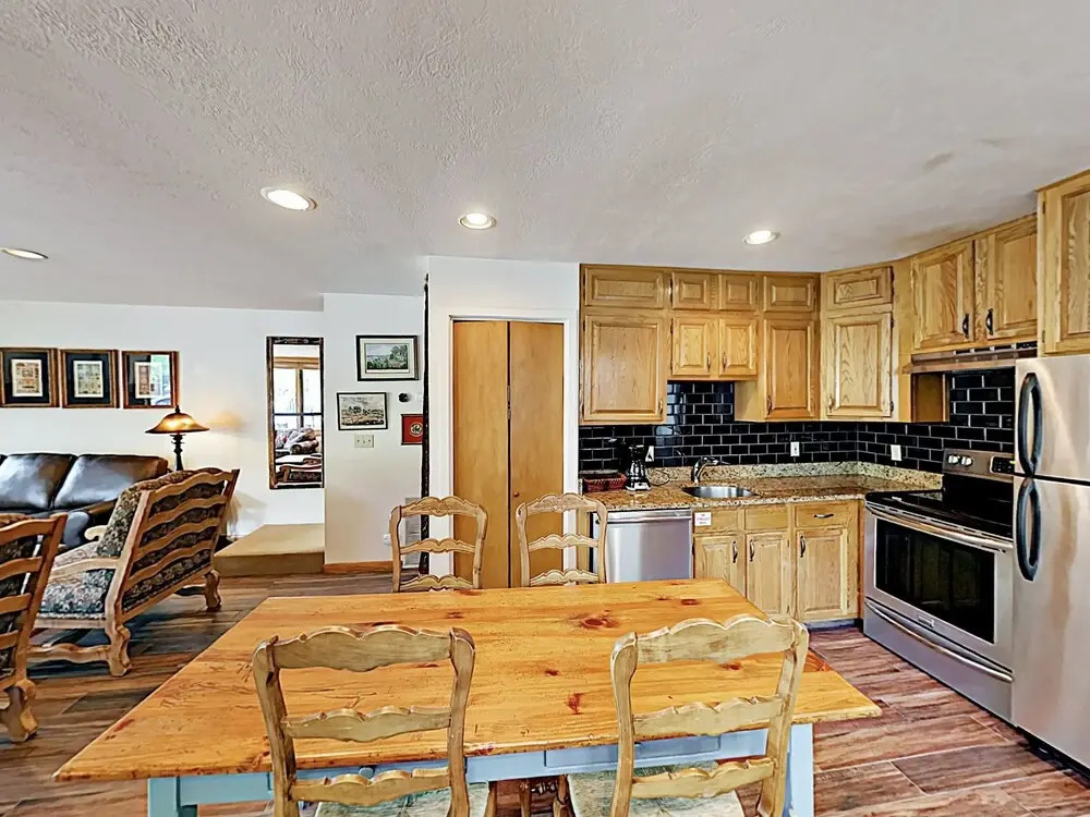 New Listing! Tamarack W/ Pool & Hot Tubs 4 Bedroom Townhouse