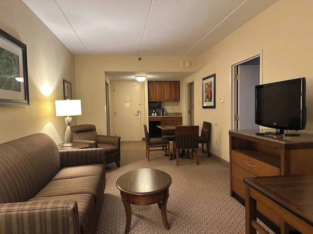 Arnot Grand Hotel & Suites
