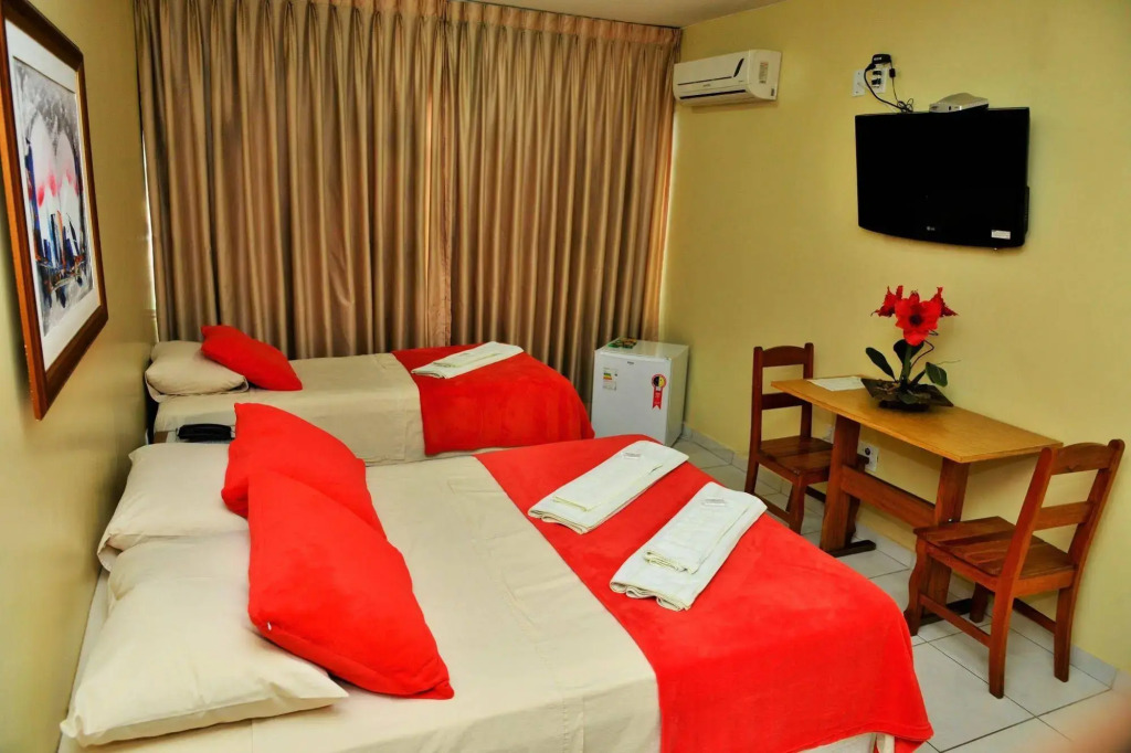 Max Hotel