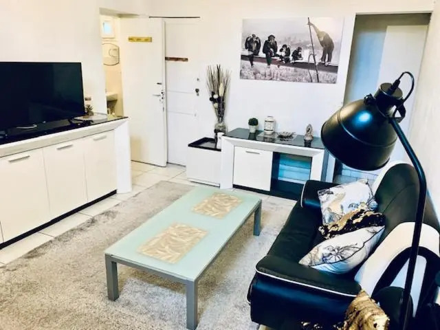 Maison 2 Chambres - Lille - 4 Pers - 300m Metro (Adults Only)