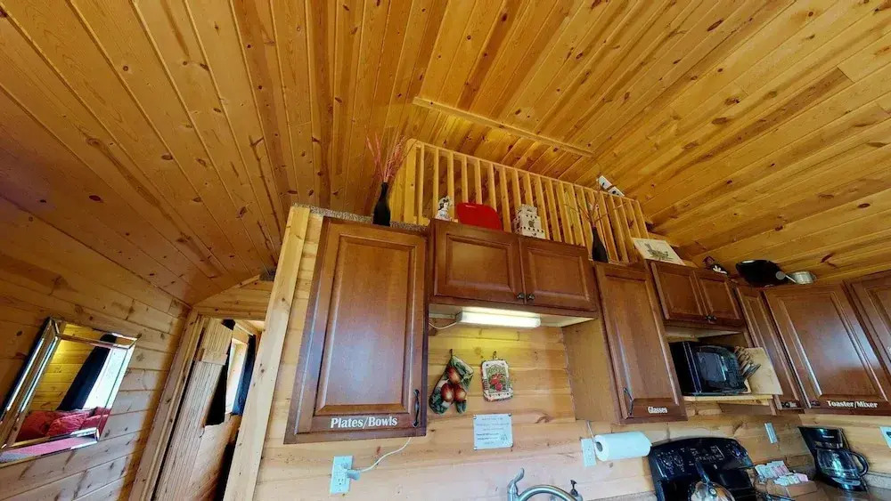 White Cabin Cozy Secluded Cabin