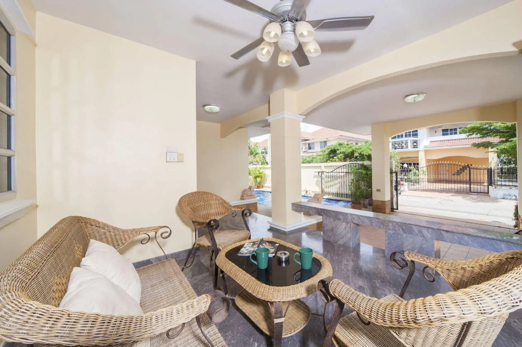 Baan Chokdee - 5 Bed - Private Pool