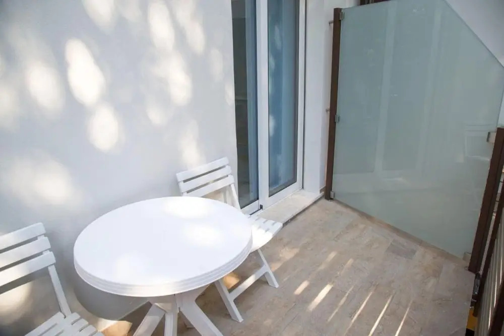 Comfy Accommodation With Balcony
