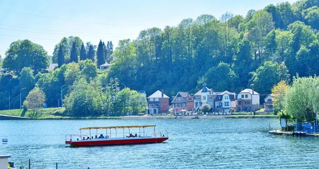 Gatsby River I