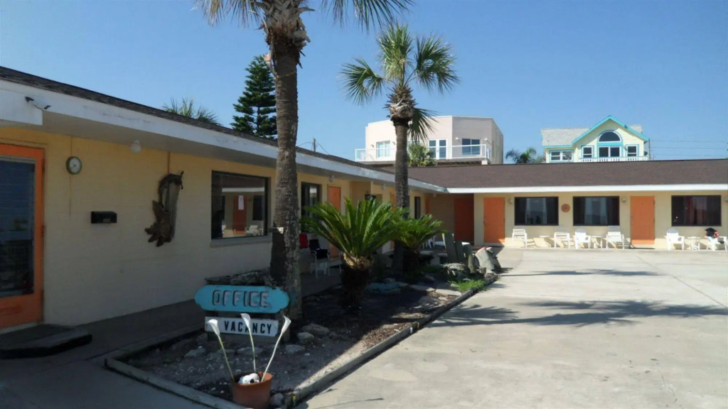 Lazy Hours Motel