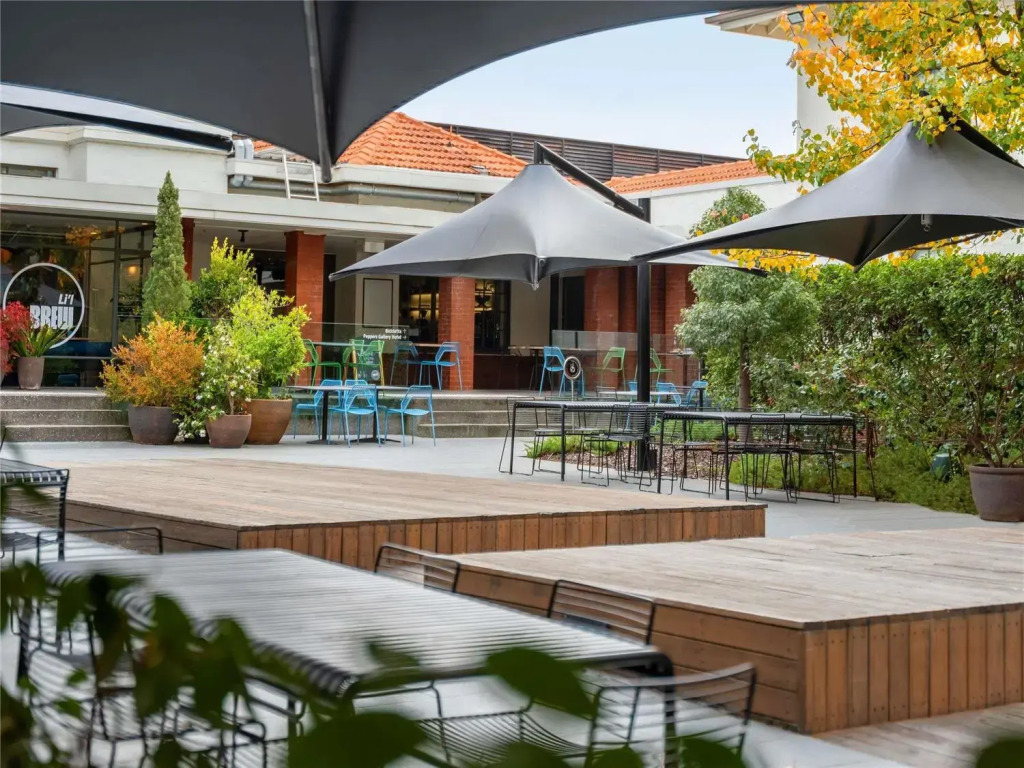 Peppers Gallery Hotel