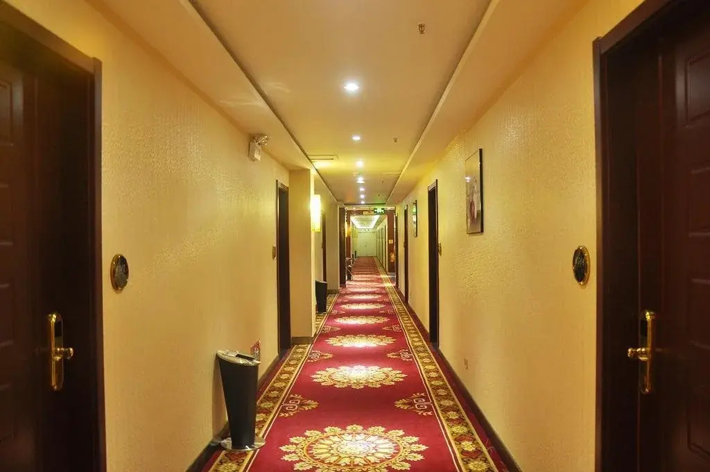 Yufujiang Fashion Business Hotel