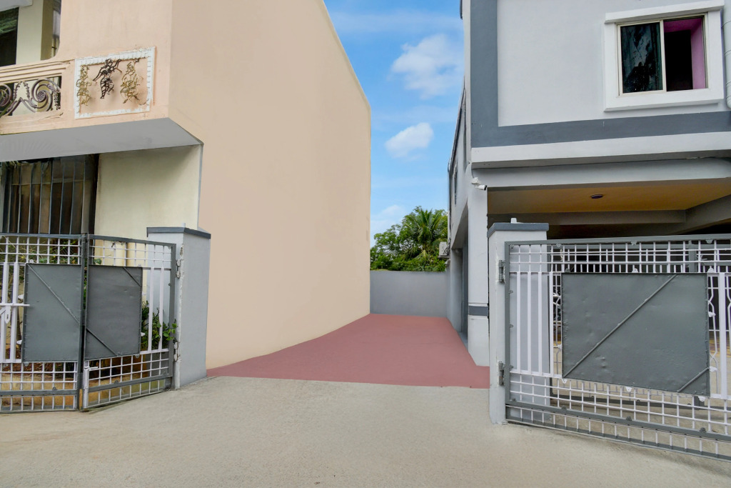 Super Townhouse Vanasthalipuram Near Deer National Park