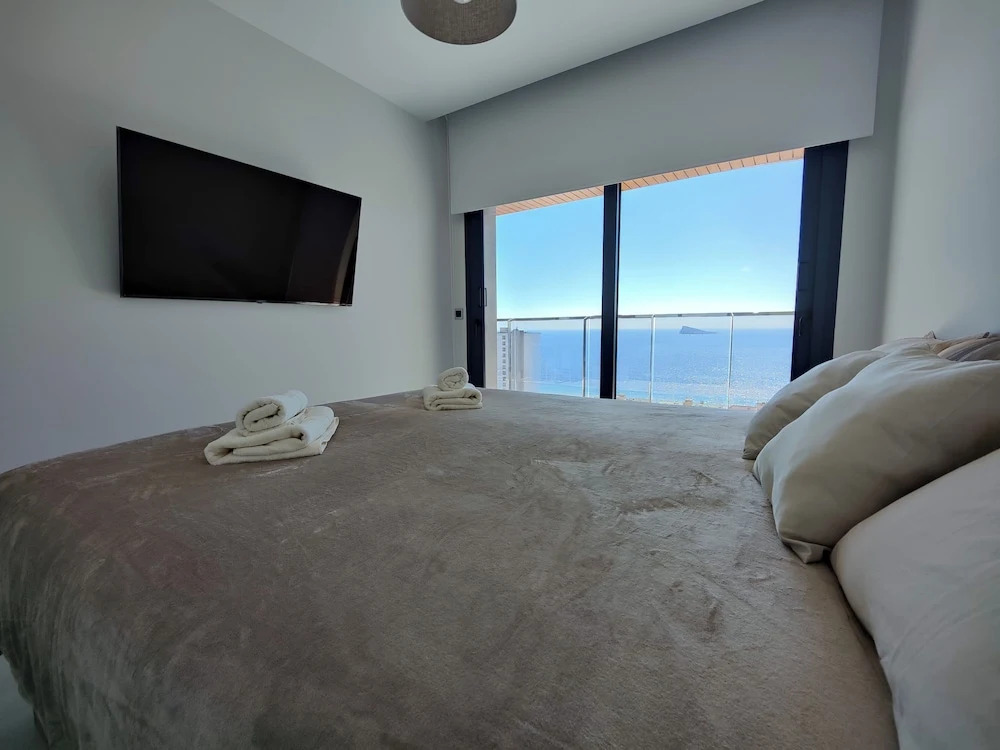 Sunset Waves Apartments Tower 1
