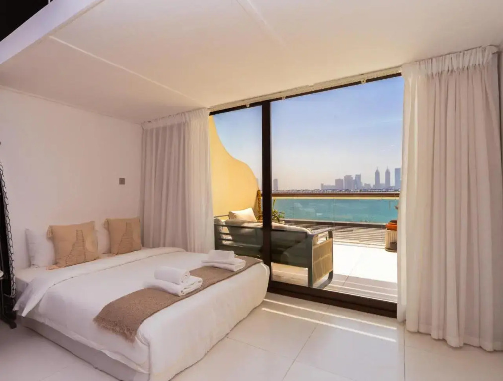 Hotel Style Studio in The Iconic PALM