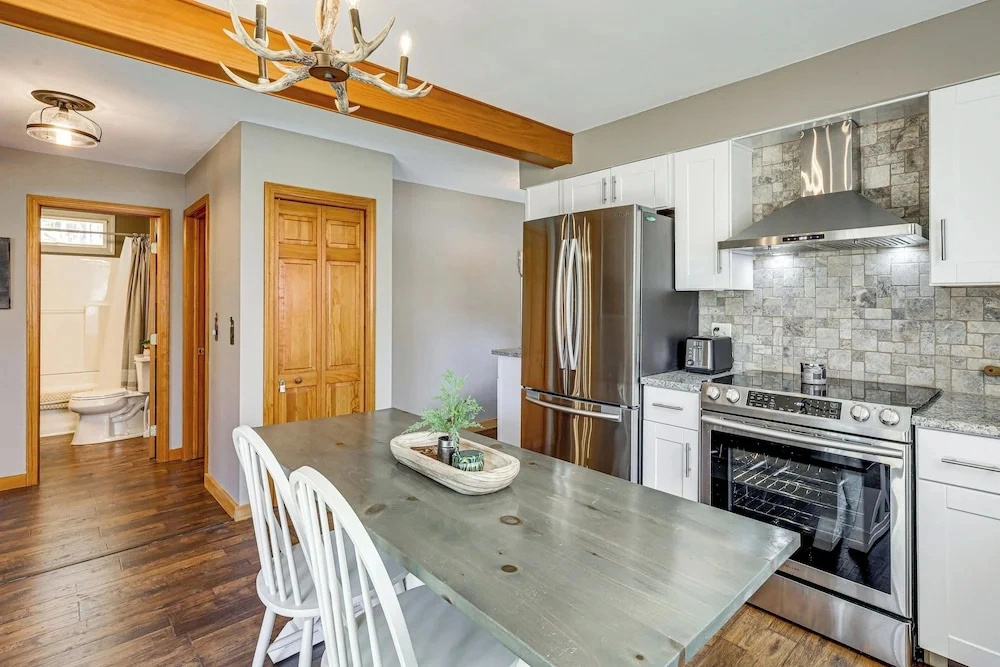 3 Mi to Lake George & Village: Family Home w/ Deck