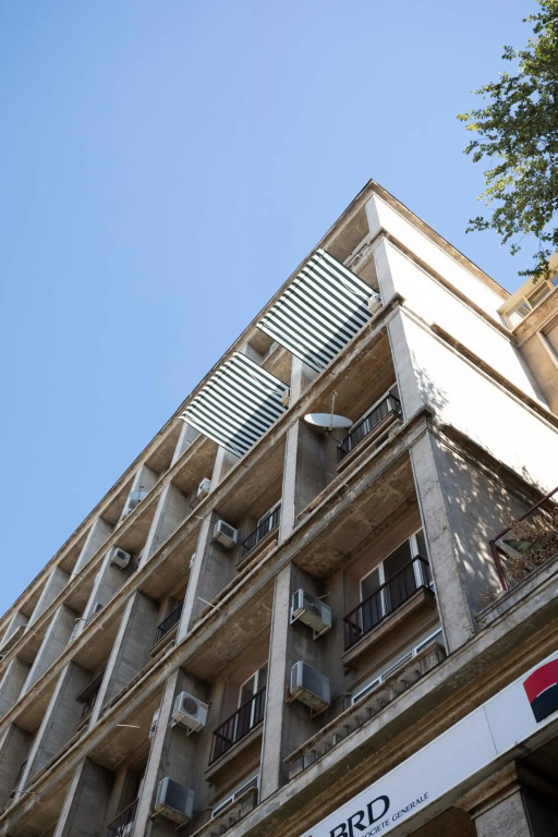 Victoria Avenue Apartment