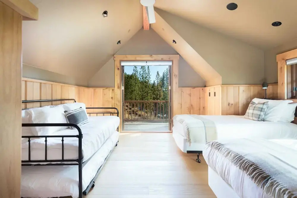 Hunter by Avantstay Award-winning Riverfront Cabin 5 Minutes From Palisades