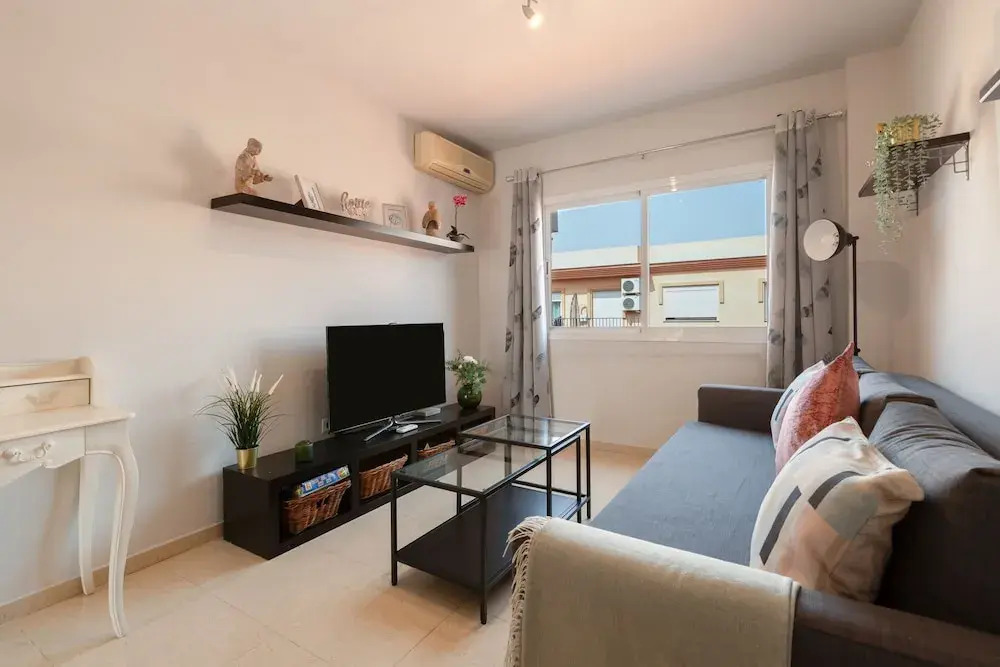 De Ronda in Co n With 1 Bedrooms and 1 Bathrooms