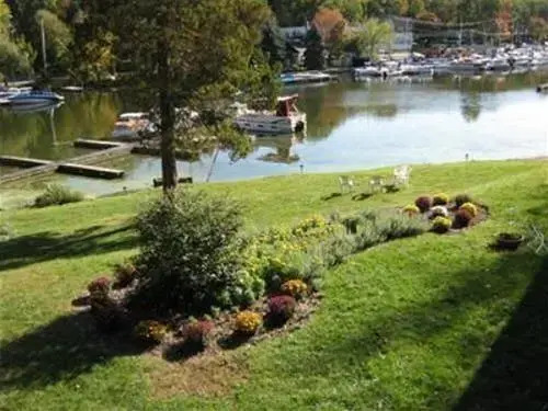 Antons on The Lake Country Inn and Marina