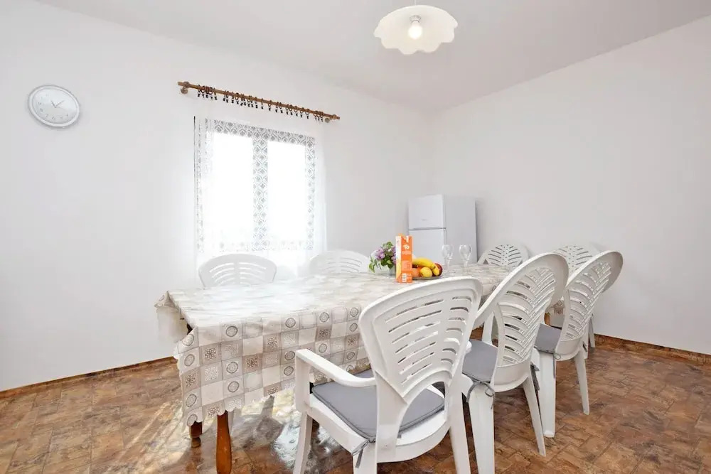 Apartment and Rooms Mila
