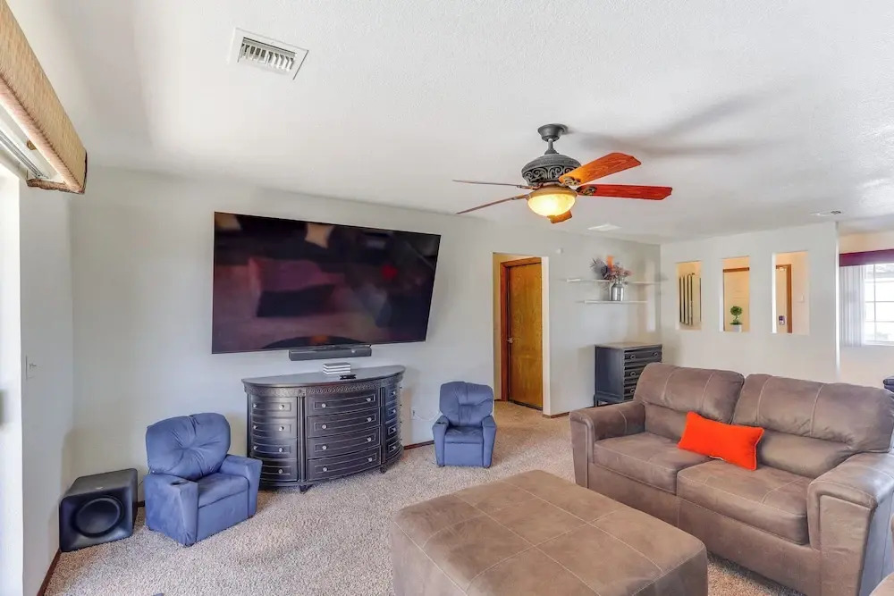 Lake Havasu Snowbird Retreat w/ Hot Tub!