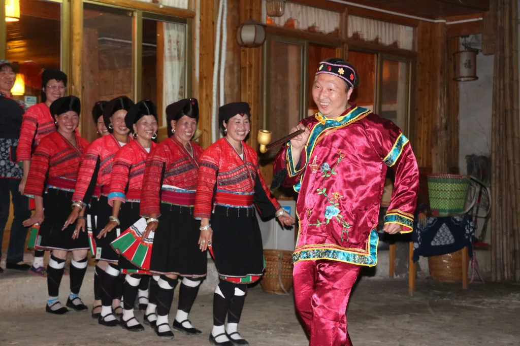 Tianranju Inn Longsheng