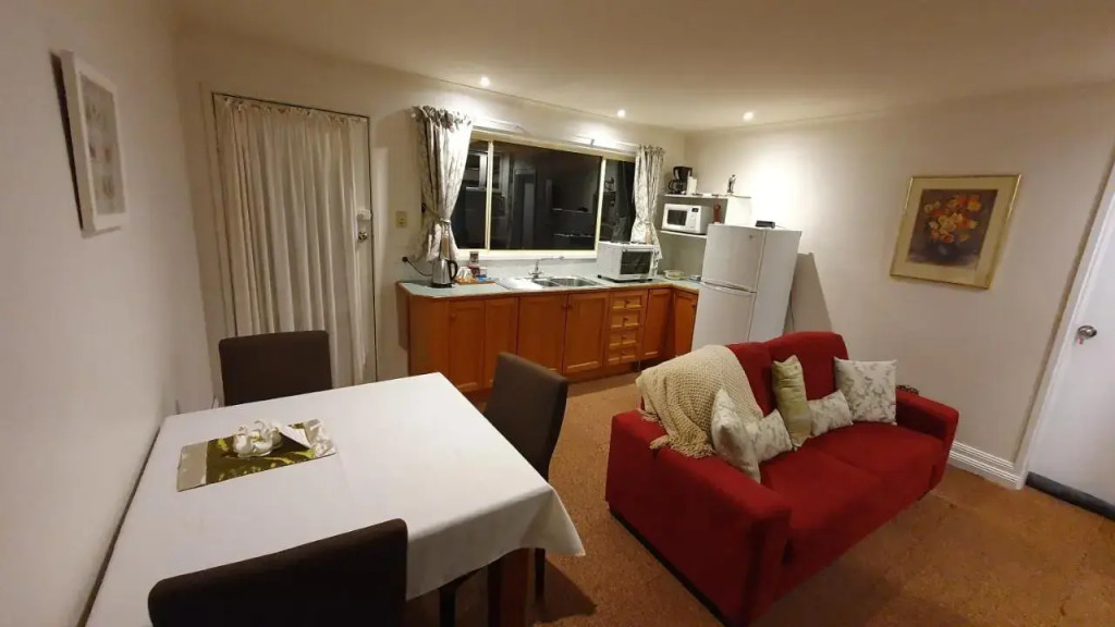 Oaktree Guest House