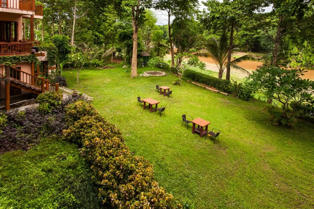 Riverhouse Resort