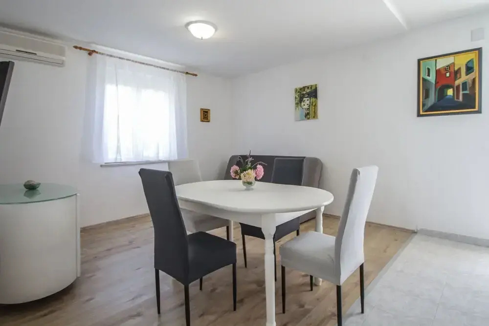 Opera Apartments and studio
