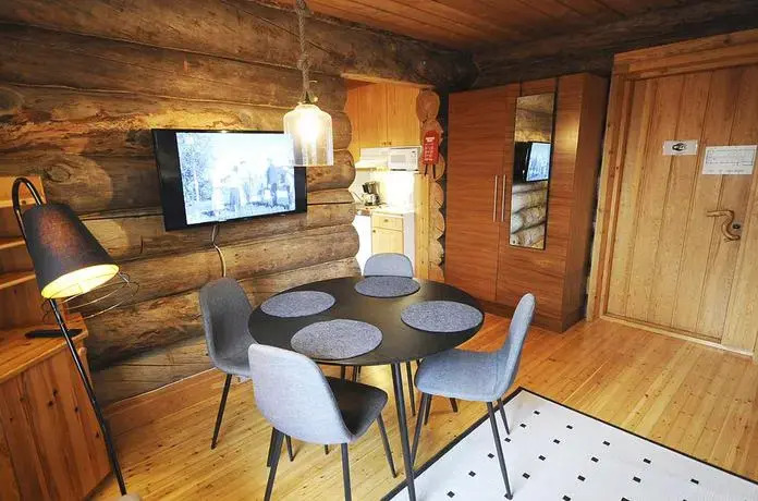 Kuukkeli Log Houses Aurora Resort