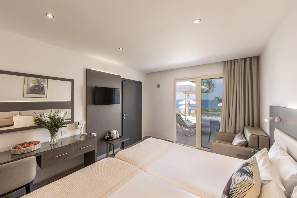 Queens Bay Hotel