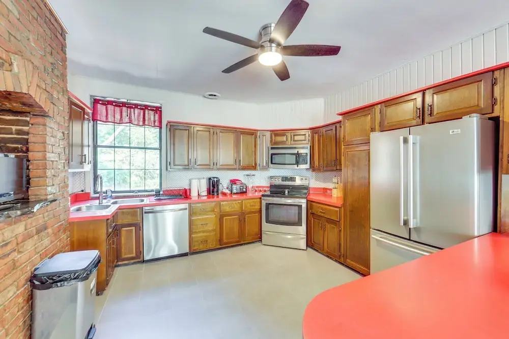2 Mi to Dtwn Pittsburgh: Family-friendly Townhome!