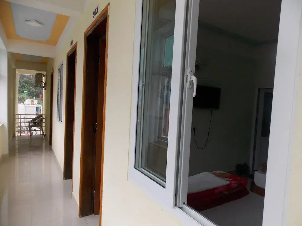 Rose Hotel