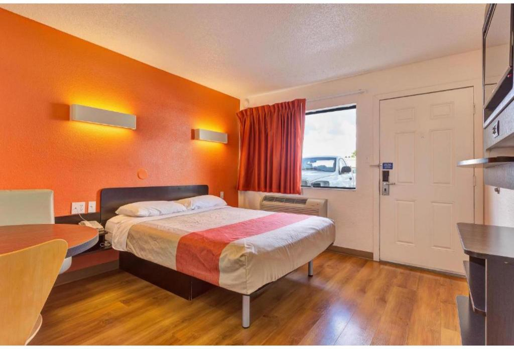 Motel 6 Santa Rosa - South