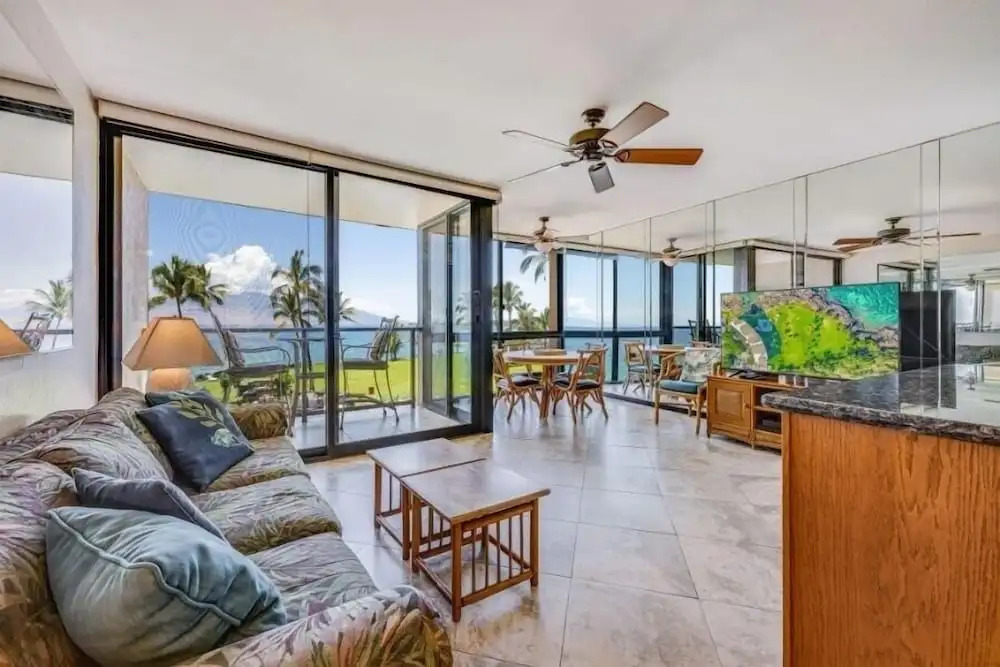 Kihei Surfside, #305 1 Bedroom Condo by RedAwning
