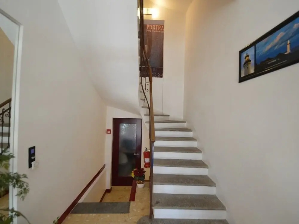 GuestHouse University by LR - self check in