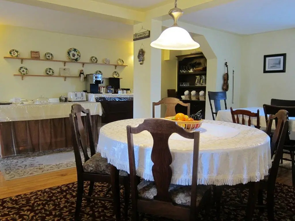 Auld Farm Inn B&B