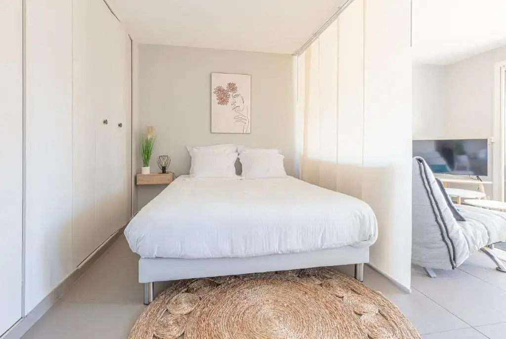Le Pin Parasol a Cassis - Studio 3 Personnes by K6