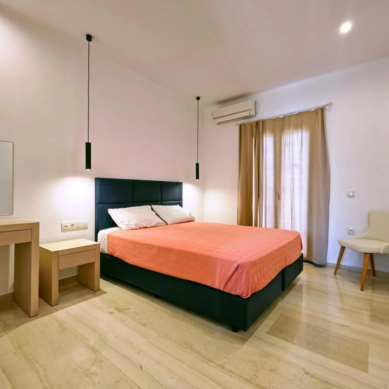 Pasiphae Hotel