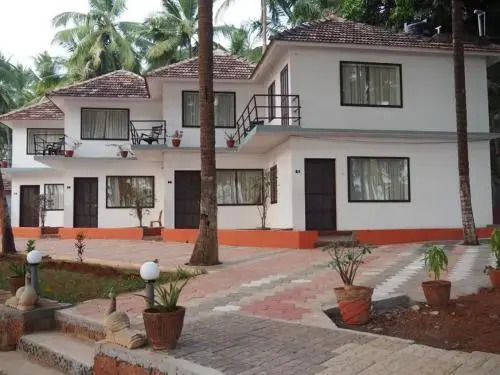 Kan Bay Beach Resort